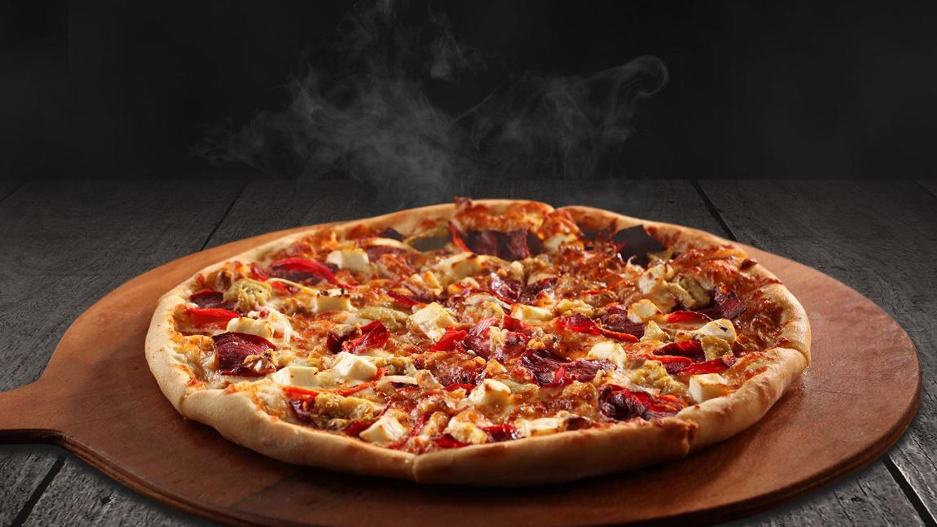 پیتزا پپرونی لذیذ و خوشمزه