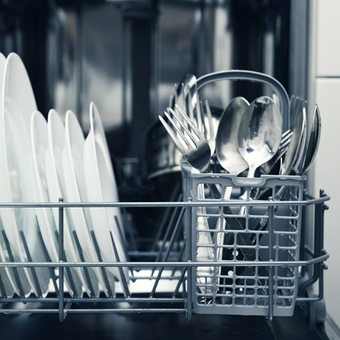 چیدن قاشق چنگال