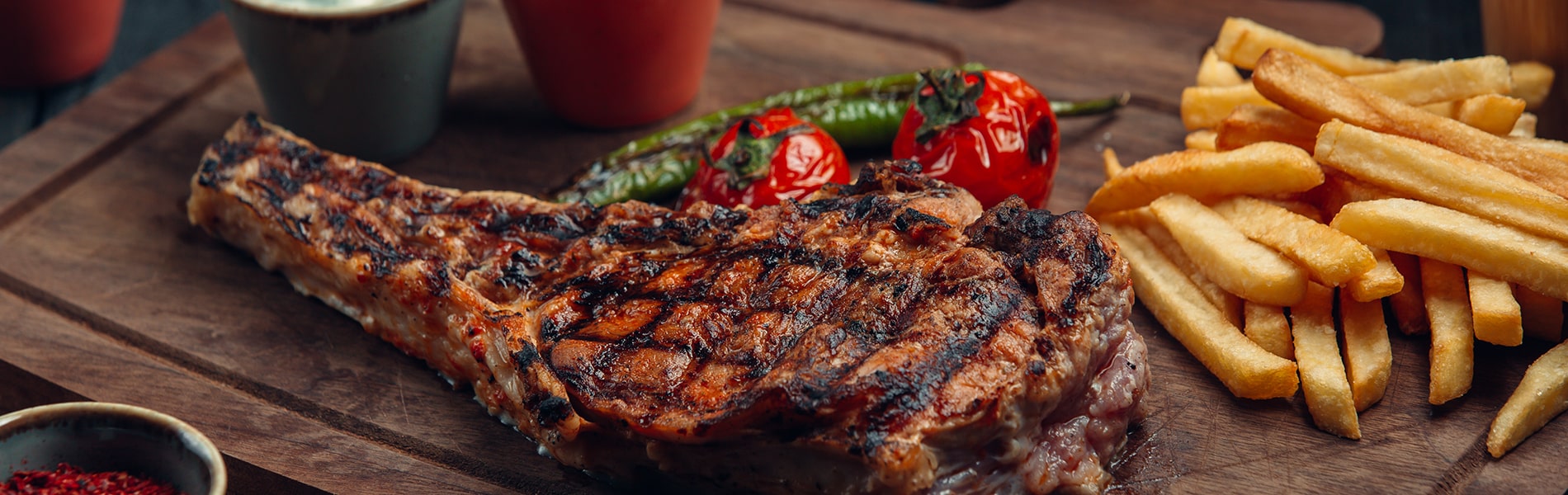 مراحل تهیه استیک با سس قارچ