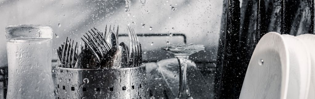 نحوه‌ی تمیزکاری ماشین ظرفشویی